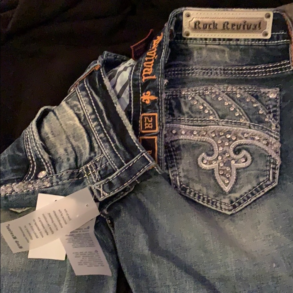 Size 28 boot cut rock rivivals